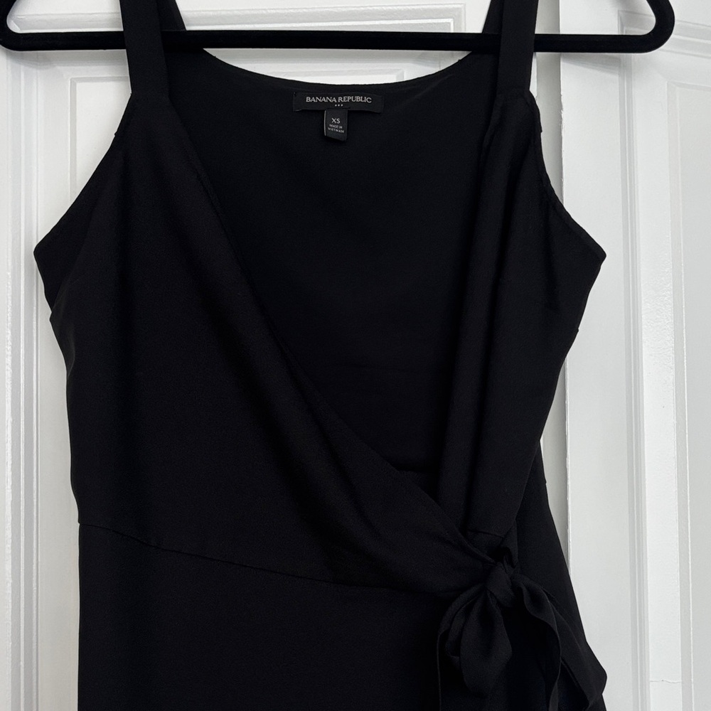 Banana Republic Black Wrap Sleeveless Blouse XS